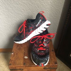 Reebok twistform red & black shoes